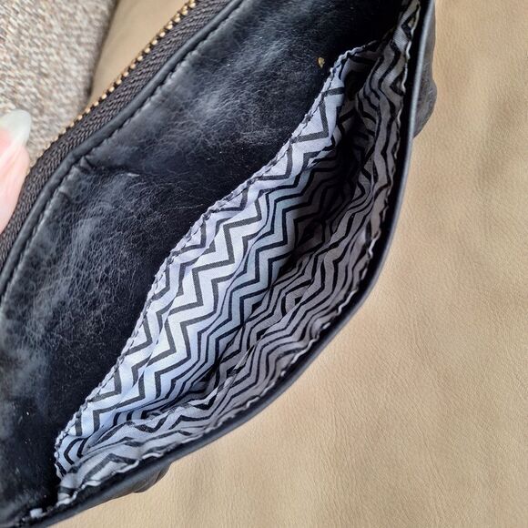 Hobo International Small Leather Black Zipper Clutch Black Purse - Picture 8 of 14